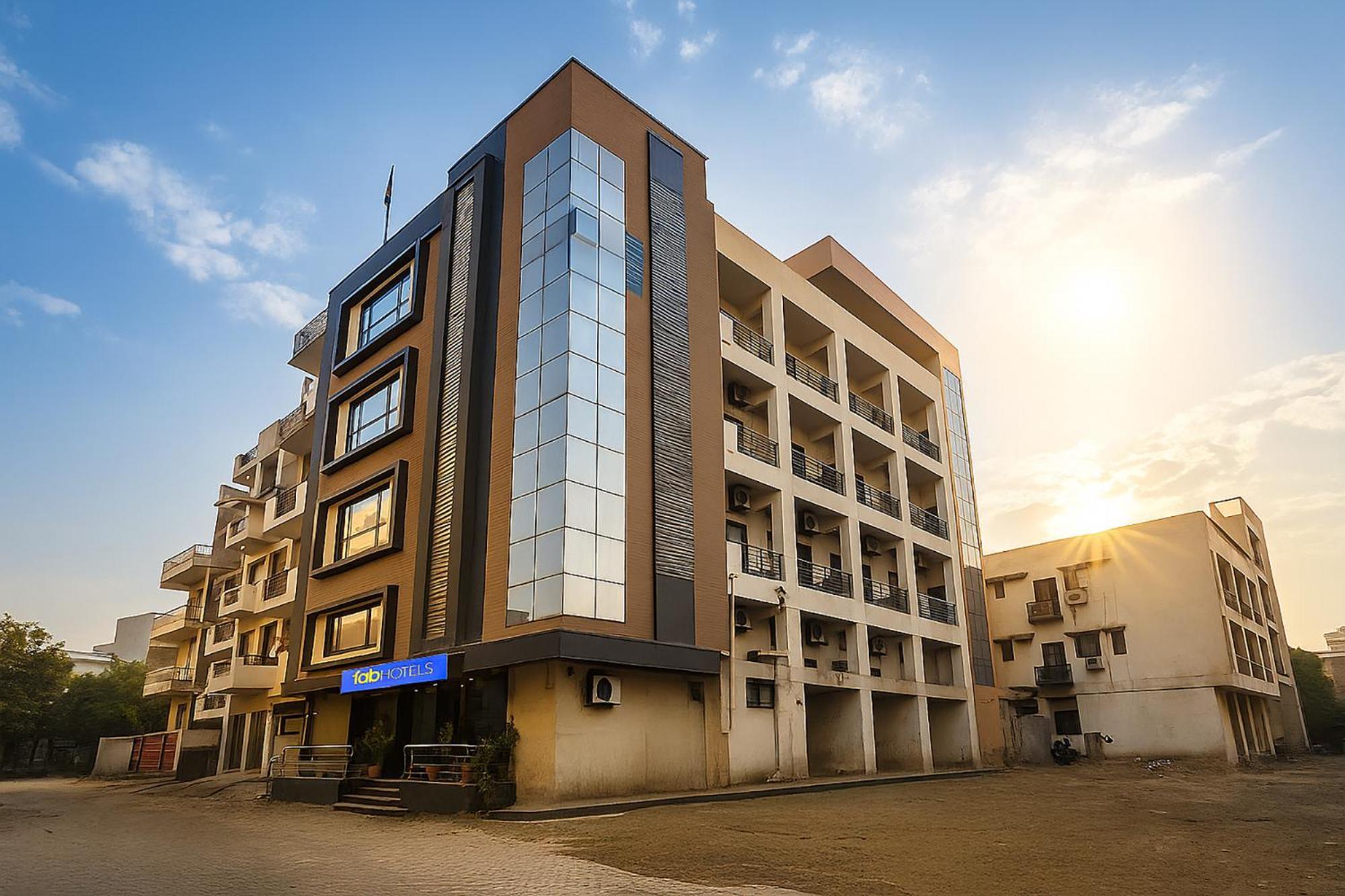 Fabhotel The Diamond Ghaziabad Exterior photo